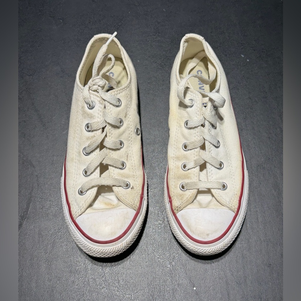 Girls Size 2 Converse Chuck Taylor All Star Shoes